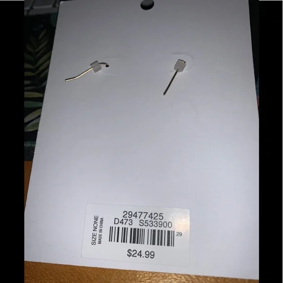 LOFT Flower Earrings - Picture 3 of 3